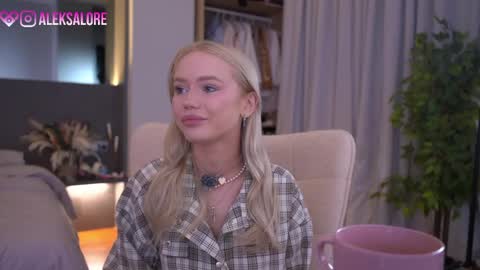 Snapshot of sashalore chatting on 31, 3, 2026 sashalore online show from 31, 3, 2026