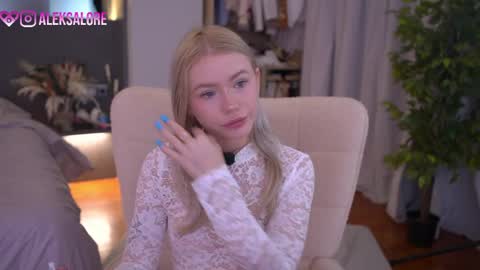 Snapshot of sashalore chatting on 4, 4, 2026 sashalore online show from 4, 4, 2026