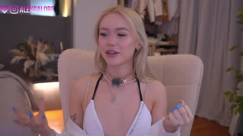 Snapshot of sashalore chatting on 6, 4, 2026 sashalore online show from 6, 4, 2026