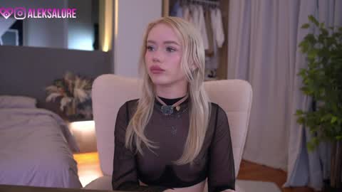 Snapshot of sashalore chatting on 8, 4, 2026 sashalore online show from 8, 4, 2026