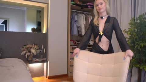 Snapshot of sashalore chatting on 15, 4, 2026 sashalore online show from 15, 4, 2026