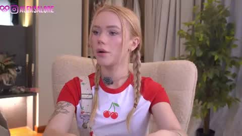 Snapshot of sashalore chatting on 25, 6, 2026 sashalore online show from 25, 6, 2026