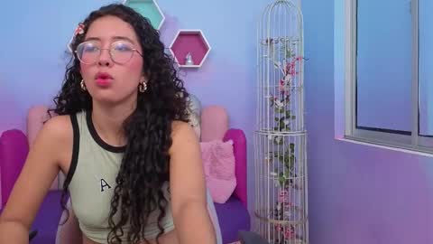 Snapshot of sashamonroee_ chatting on 27, 11, 2025 SashaMonroee online show from 27, 11, 2025