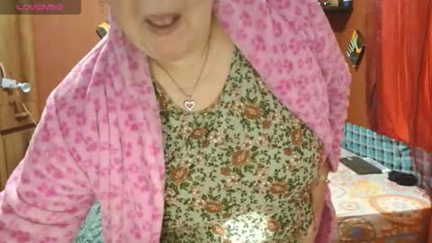 Snapshot of sasharosee2 chatting on 5, 11, 2025 S A S H A R O S E online show from 5, 11, 2025