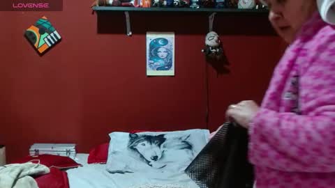 Snapshot of sasharosee2 chatting on 4, 12, 2025 S A S H A R O S E online show from 4, 12, 2025