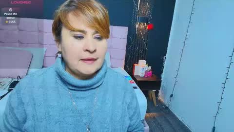 Snapshot of sasharosee_ chatting on 9, 9, 2025 S A S H A R O S E online show from 9, 9, 2025