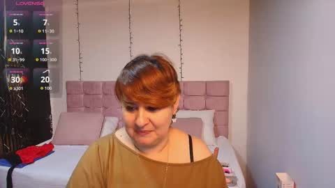 Snapshot of sasharosee_ chatting on 12, 9, 2025 S A S H A R O S E online show from 12, 9, 2025