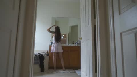 Snapshot of sashawest_official chatting on 2, 4, 2026 sashawest_official online show from 2, 4, 2026