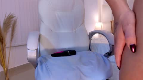 saskia litt online show from 2, 3, 2026