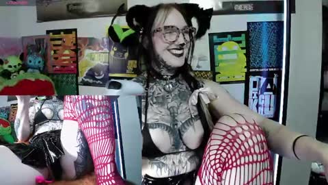 Snapshot of sassi_blondi chatting on 29, 4, 2026 Ivy online show from 29, 4, 2026