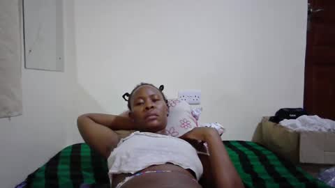 Snapshot of sassy_bella chatting on 5, 3, 2025 sassy_bella online show from 5, 3, 2025