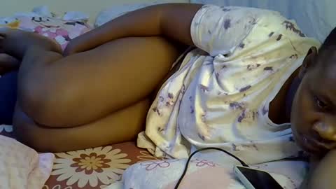 Snapshot of sassy_bella chatting on 23, 9, 2025 sassy_bella online show from 23, 9, 2025