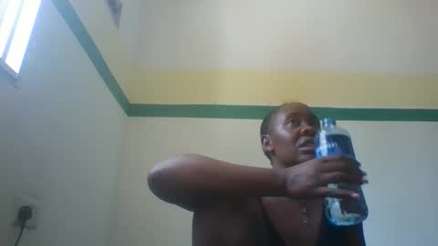 Snapshot of sassy_bella chatting on 16, 11, 2025 sassy_bella online show from 16, 11, 2025