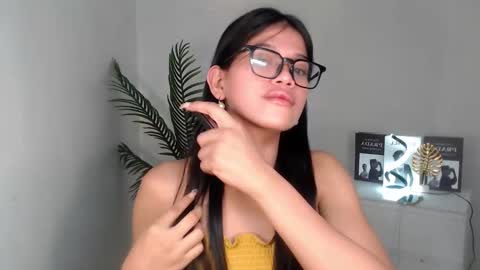 Snapshot of sassy_monie chatting on 26, 1, 2025 sassy_monie online show from 26, 1, 2025