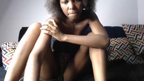 Snapshot of sassyvece12 chatting on 28, 11, 2025 Sassy online show from 28, 11, 2025