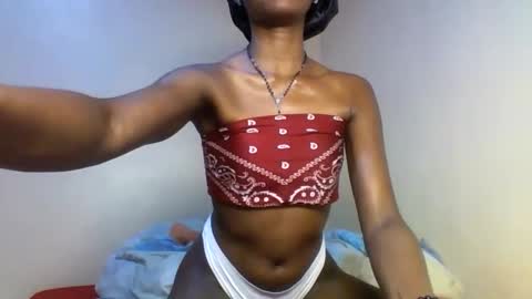 Snapshot of sasy_tina chatting on 4, 3, 2026 Tina online show from 4, 3, 2026