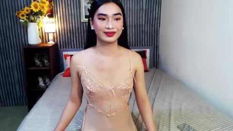 Snapshot of satiable_sashax chatting on 16, 12, 2025 Sasha online show from 16, 12, 2025