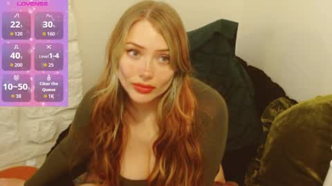 Snapshot of satrinarose chatting on 4, 6, 2026 Rose online show from 4, 6, 2026