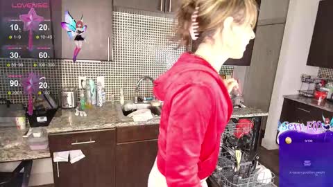 Snapshot of saturnine_princess chatting on 14, 12, 2025 Saturn Girl online show from 14, 12, 2025