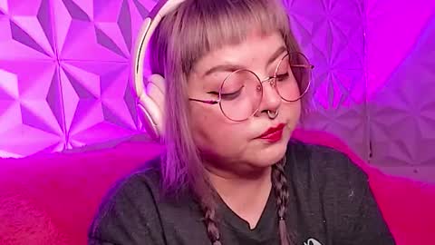 Gina George online show from 2, 11, 2025