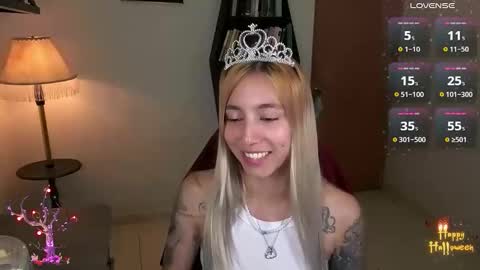 I AM JENN  online show from 31, 10, 2025