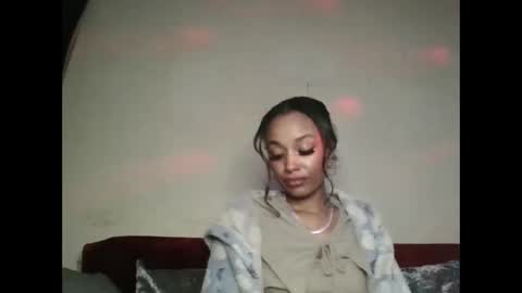 Snapshot of saucy_shanice chatting on 4, 5, 2026 Shaniiice online show from 4, 5, 2026