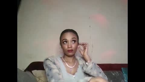 Snapshot of saucy_shanice chatting on 17, 5, 2026 Shaniiice online show from 17, 5, 2026