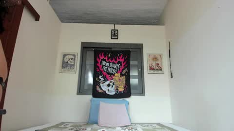 Snapshot of saucy_zaren chatting on 8, 4, 2026 Zaren online show from 8, 4, 2026