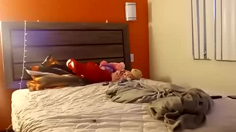 Snapshot of saucybear666 chatting on 8, 3, 2025 SnowBunny online show from 8, 3, 2025