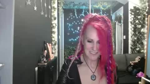 SaucySky online show from 25, 9, 2025