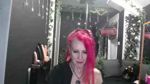 SaucySky online show from 5, 3, 2026