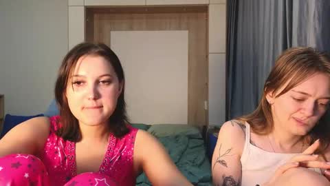 Snapshot of sav_anna chatting on 27, 10, 2025 LUNA and ANNA    online show from 27, 10, 2025