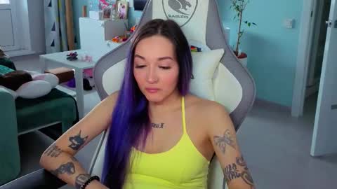 Snapshot of savage_lust_ chatting on 8, 4, 2026 Ariel online show from 8, 4, 2026