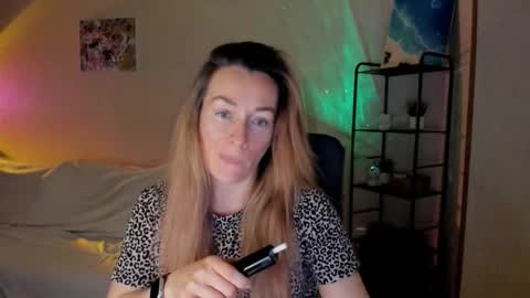 save the qween online show from 4, 12, 2025