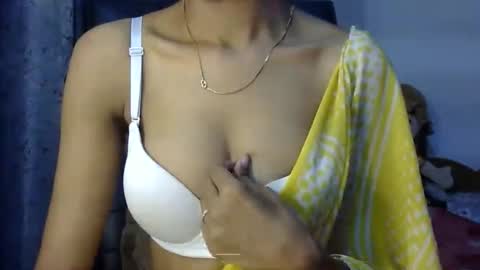 Snapshot of saxee_love chatting on 24, 11, 2025 saxee online show from 24, 11, 2025