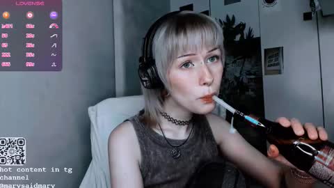 pronoun she. name Mary. age 21. online show from 28, 9, 2025