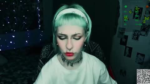 Snapshot of say_mary chatting on 24, 3, 2026 pronoun she. name Mary. age 21. online show from 24, 3, 2026