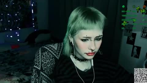 Snapshot of say_mary chatting on 30, 3, 2026 pronoun she. name Mary. age 21. online show from 30, 3, 2026