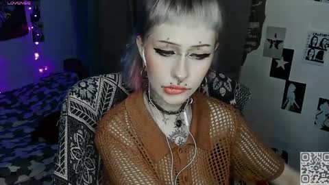 Snapshot of say_mary chatting on 5, 4, 2026 pronoun she. name Mary. age 21. online show from 5, 4, 2026