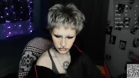 Snapshot of say_mary chatting on 22, 4, 2026 pronoun she. name Mary. age 21. online show from 22, 4, 2026