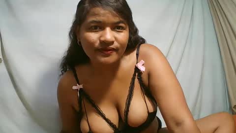 Snapshot of saylla1 chatting on 15, 2, 2026 saylla1 online show from 15, 2, 2026