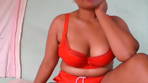 Snapshot of saylla1 chatting on 26, 2, 2026 saylla1 online show from 26, 2, 2026