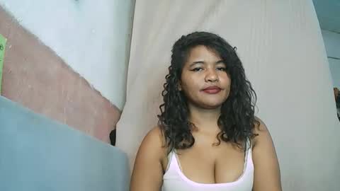Snapshot of saylla1 chatting on 6, 6, 2026 saylla1 online show from 6, 6, 2026