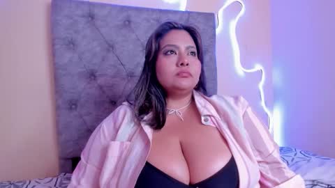 Snapshot of scarleet_boobs chatting on 26, 3, 2026 camila online show from 26, 3, 2026