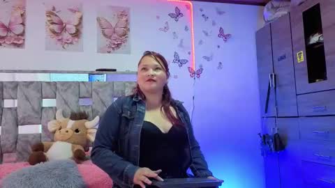 Snapshot of scarlet1421 chatting on 5, 4, 2026 scarlet online show from 5, 4, 2026