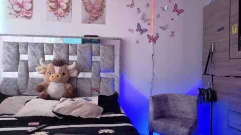 Snapshot of scarlet1421 chatting on 18, 4, 2026 scarlet online show from 18, 4, 2026