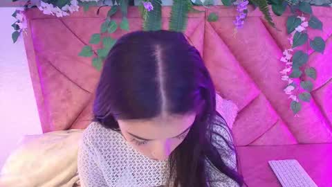 Scarlet  online show from 15, 10, 2025