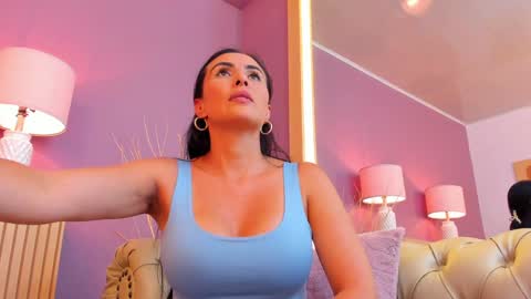 Scarlet Edwars online show from 22, 1, 2025