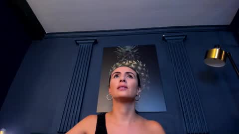 Scarlet Edwars online show from 12, 2, 2025