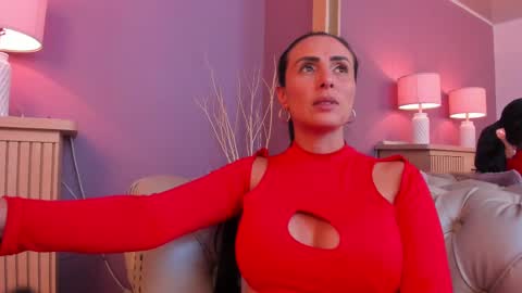 Scarlet Edwars online show from 12, 3, 2025